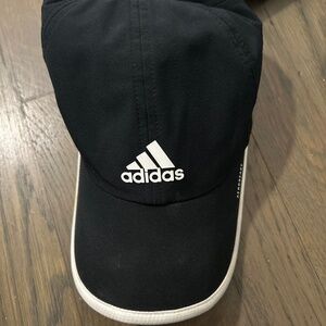 Women caps (3 items)